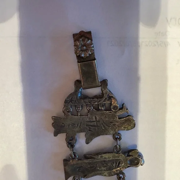 Vintage/antique Asian Silver colored Bracelet with Detailed Figures - Picture 13 of 16